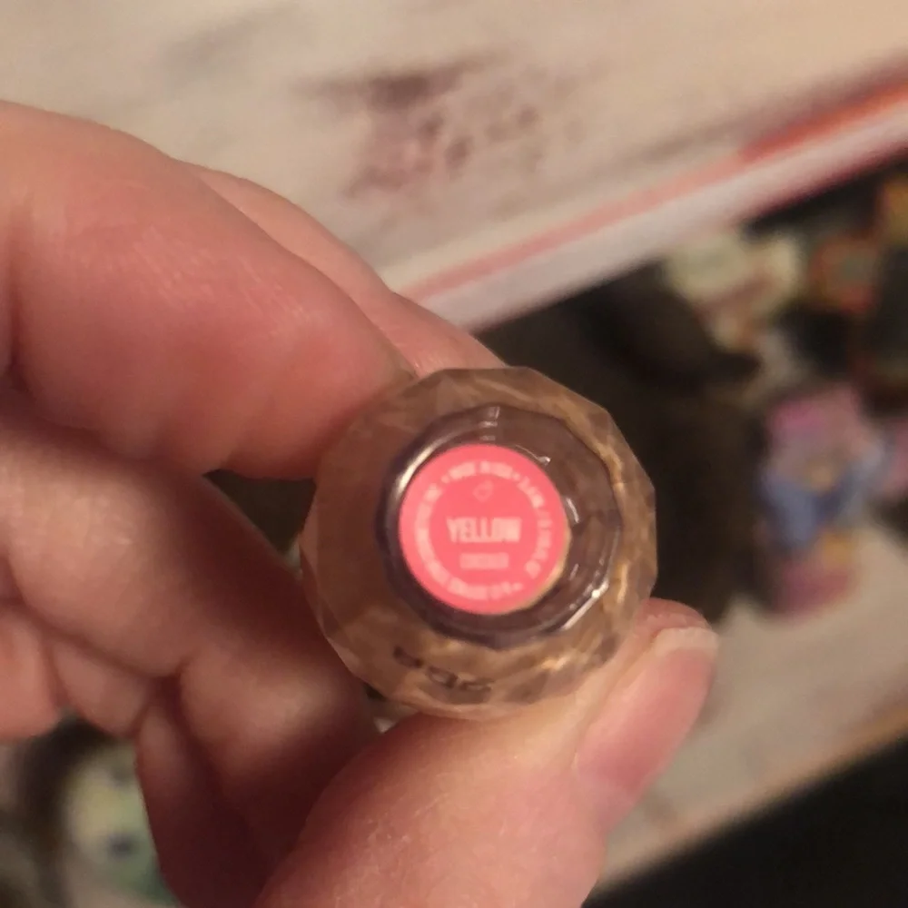 Jeffery Star Yellow Concealer new in box